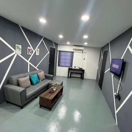 Gd Homestay Kulai Buitenkant foto
